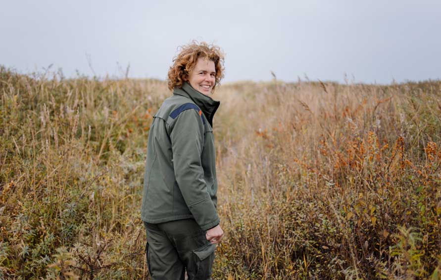 boswachter in duinen